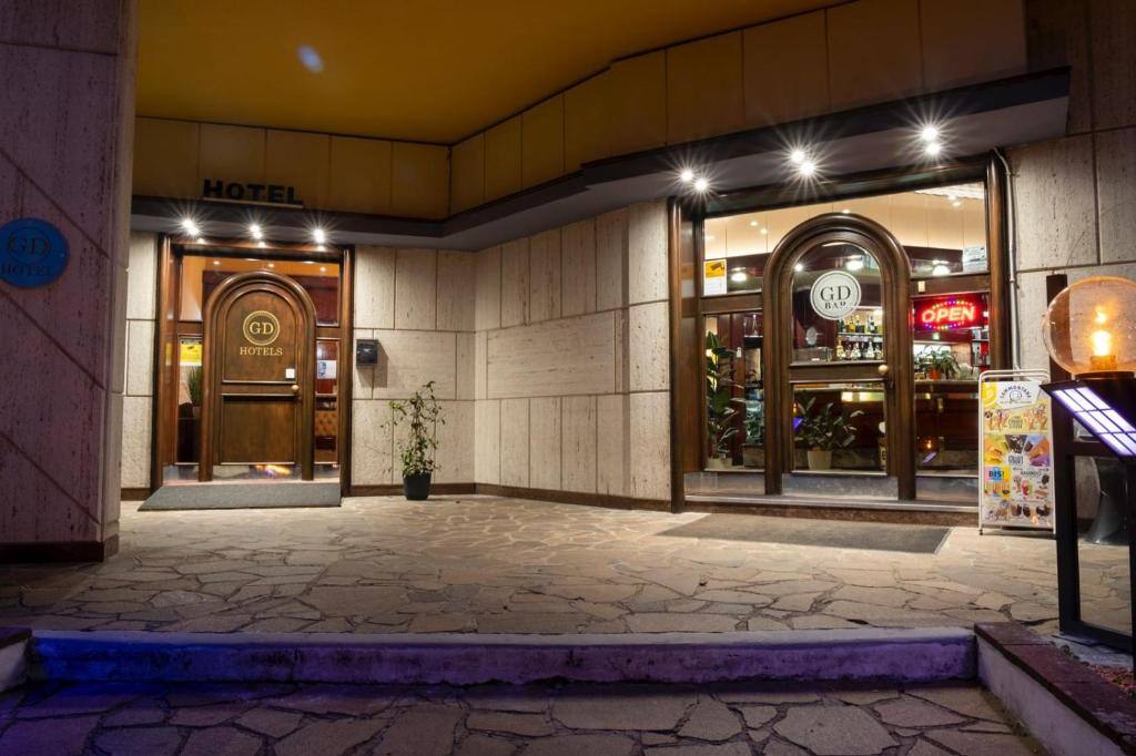 GD Hotels entrance and bar